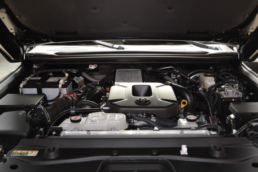 Toyota Land Cruiser 250 2.8 D-4D Blind Van Navigator