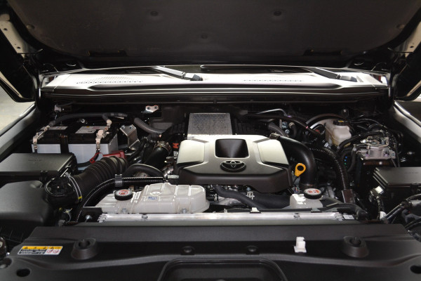 Toyota Land Cruiser 250 2.8 D-4D Blind Van Navigator