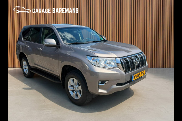 Toyota Land Cruiser 2.8 D-4D-F Challenger Window Van BEARLOCK