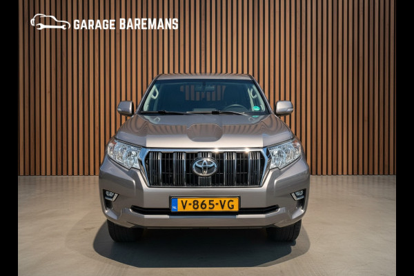 Toyota Land Cruiser 2.8 D-4D-F Challenger Window Van BEARLOCK