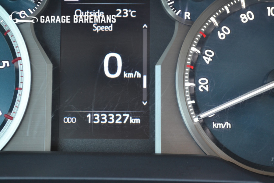 Toyota Land Cruiser 2.8 D-4D-F Challenger Window Van BEARLOCK