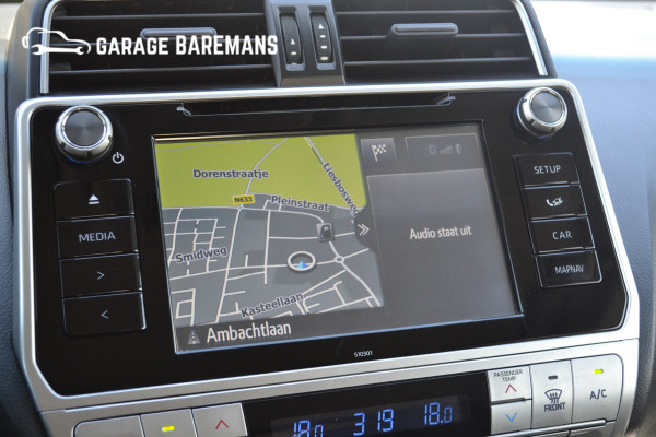 Toyota Land Cruiser 2.8 D-4D-F Challenger Window Van BEARLOCK