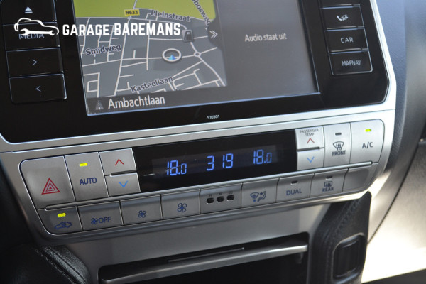 Toyota Land Cruiser 2.8 D-4D-F Challenger Window Van BEARLOCK