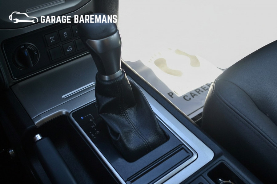 Toyota Land Cruiser 2.8 D-4D-F Challenger Window Van BEARLOCK