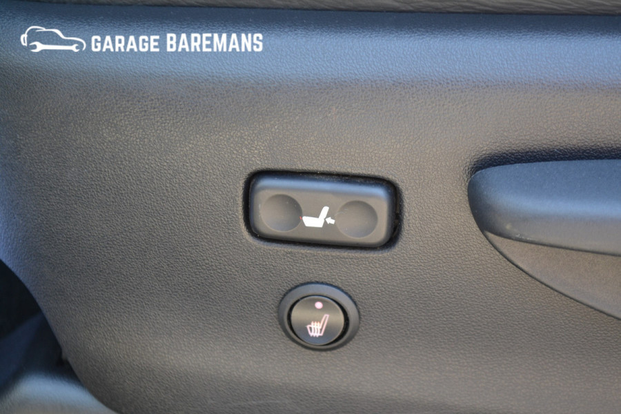 Toyota Land Cruiser 2.8 D-4D-F Challenger Window Van BEARLOCK