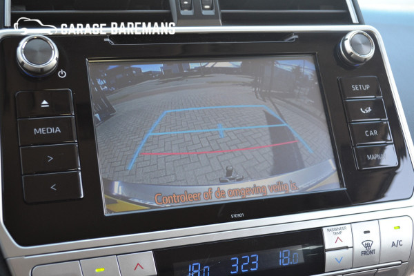 Toyota Land Cruiser 2.8 D-4D-F Challenger Window Van BEARLOCK