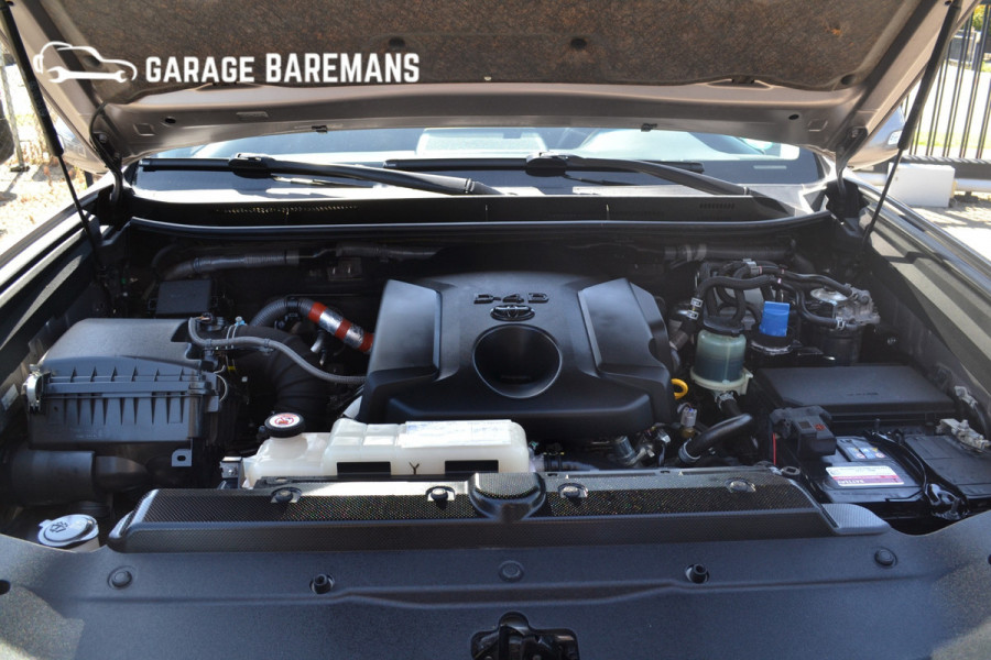 Toyota Land Cruiser 2.8 D-4D-F Challenger Window Van BEARLOCK