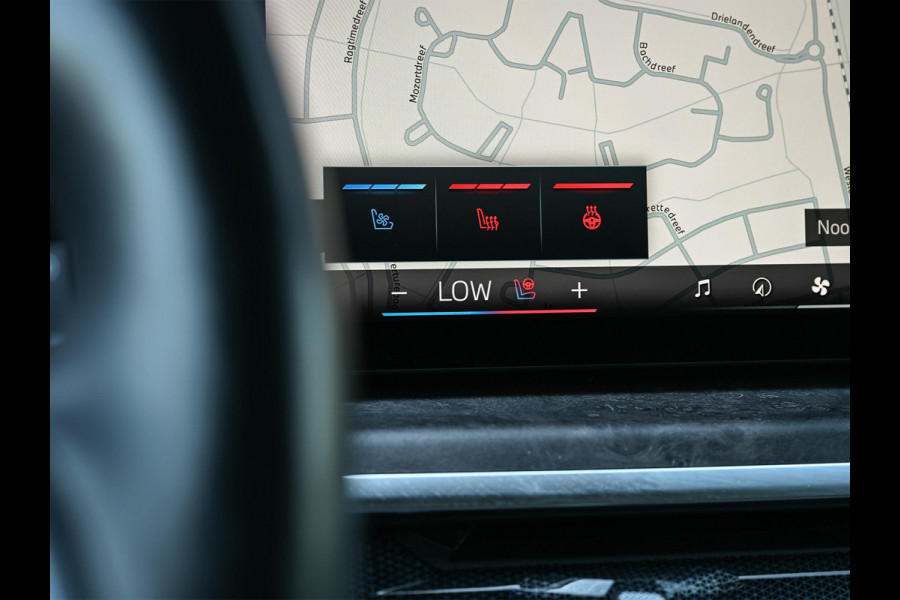 BMW X5 xDrive50e M-Sport Pro | Panoramadak | HUD | Harman/Kardon | Active Cruise | 360 Camera | Stoelverwarming + Ventialatie | Memory Seats | BMW Gesture Control | Ambiance Interieur |