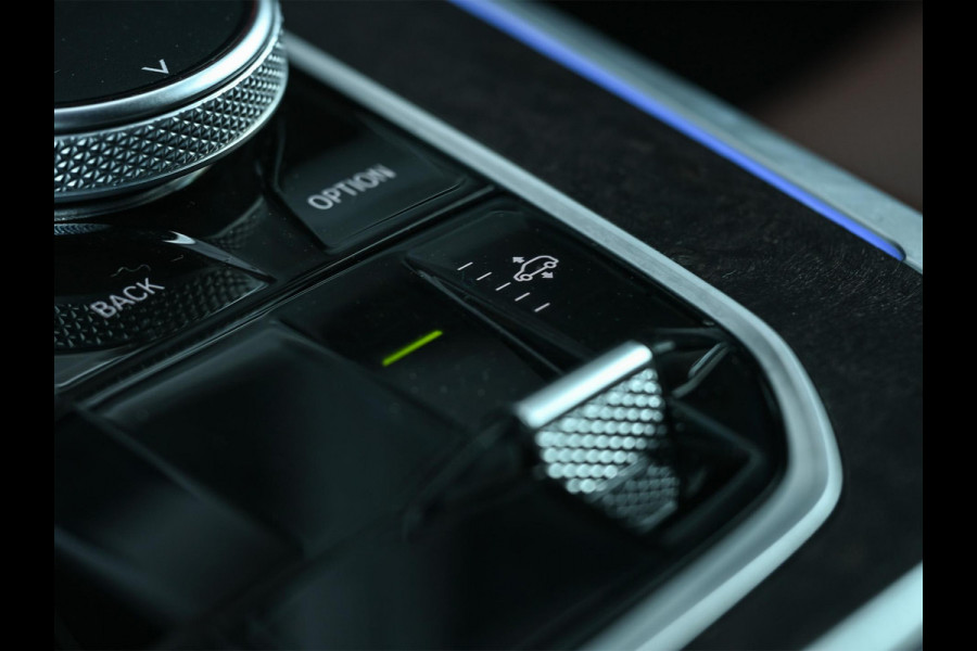 BMW X5 xDrive50e M-Sport Pro | Panoramadak | HUD | Harman/Kardon | Active Cruise | 360 Camera | Stoelverwarming + Ventialatie | Memory Seats | BMW Gesture Control | Ambiance Interieur |
