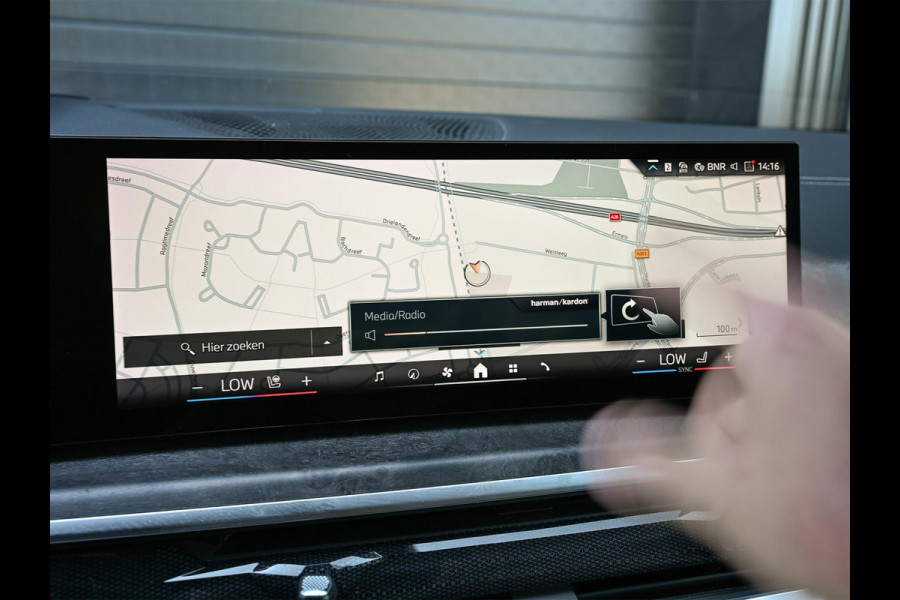 BMW X5 xDrive50e M-Sport Pro | Panoramadak | HUD | Harman/Kardon | Active Cruise | 360 Camera | Stoelverwarming + Ventialatie | Memory Seats | BMW Gesture Control | Ambiance Interieur |