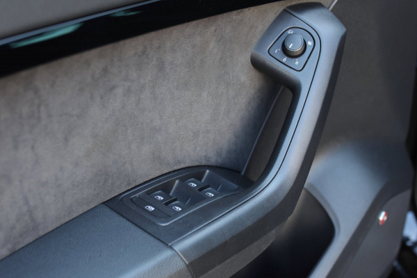 CUPRA Ateca 2.0 TSI 4DRIVE *Pano*Kuipstoelen*Remus*Trekhaak*Beats*