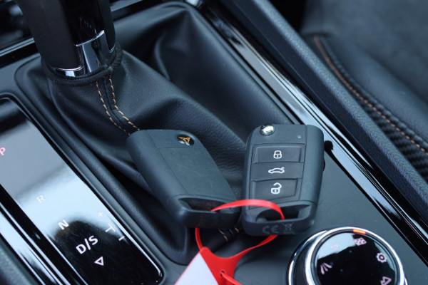CUPRA Ateca 2.0 TSI 4DRIVE *Pano*Kuipstoelen*Remus*Trekhaak*Beats*