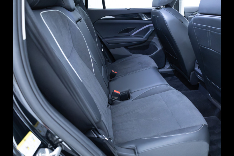 Volkswagen Tayron 1.5 eHybrid Elegance Business | IQ Led | Elec. trekhaak | Stoel- & Stuur verw. | 18" LMV | Elec. achterklep | Navigatie, Travel assist, Geluidswerend glas, All season banden