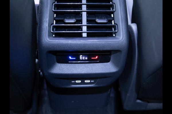 Volkswagen Tayron 1.5 eHybrid Elegance Business | IQ Led | Elec. trekhaak | Stoel- & Stuur verw. | 18" LMV | Elec. achterklep | Navigatie, Travel assist, Geluidswerend glas, All season banden