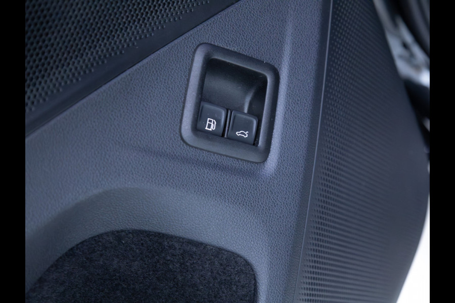 Volkswagen Tayron 1.5 eHybrid Elegance Business | IQ Led | Elec. trekhaak | Stoel- & Stuur verw. | 18" LMV | Elec. achterklep | Navigatie, Travel assist, Geluidswerend glas, All season banden