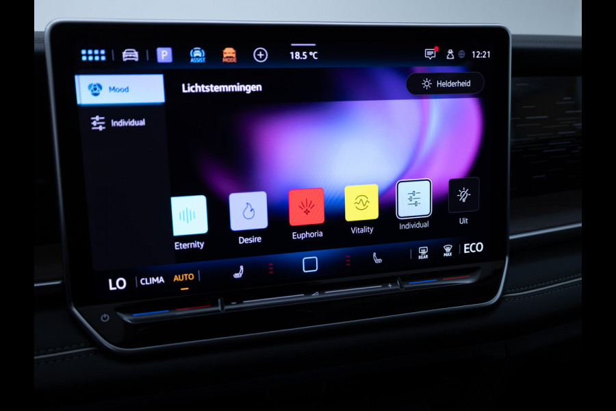 Volkswagen Tayron 1.5 eHybrid Elegance Business | IQ Led | Elec. trekhaak | Stoel- & Stuur verw. | 18" LMV | Elec. achterklep | Navigatie, Travel assist, Geluidswerend glas, All season banden