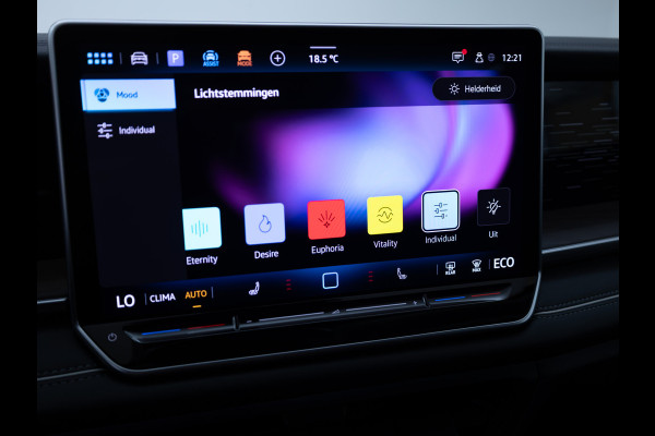 Volkswagen Tayron 1.5 eHybrid Elegance Business | IQ Led | Elec. trekhaak | Stoel- & Stuur verw. | 18" LMV | Elec. achterklep | Navigatie, Travel assist, Geluidswerend glas, All season banden
