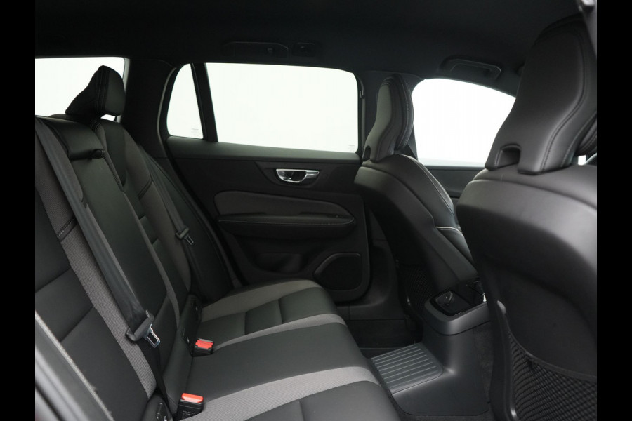 Volvo V60 T6 Recharge AWD R-Design PHEV 340pk Dealer O.H | Trehaak Af Fabriek | Camera | Lederen Sportstoelen Memory & Verwarmd | Cruise Control | Pilot Assist | Apple Carplay | Keyless | Stuurverwarming | Virtual | Navigatie | DAB | 19"L.M | Plug In Hybrid |