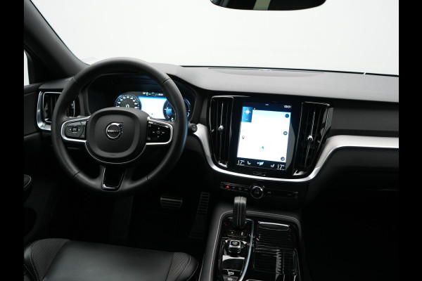 Volvo V60 T6 Recharge AWD R-Design PHEV 340pk Dealer O.H | Trehaak Af Fabriek | Camera | Lederen Sportstoelen Memory & Verwarmd | Cruise Control | Pilot Assist | Apple Carplay | Keyless | Stuurverwarming | Virtual | Navigatie | DAB | 19"L.M | Plug In Hybrid |