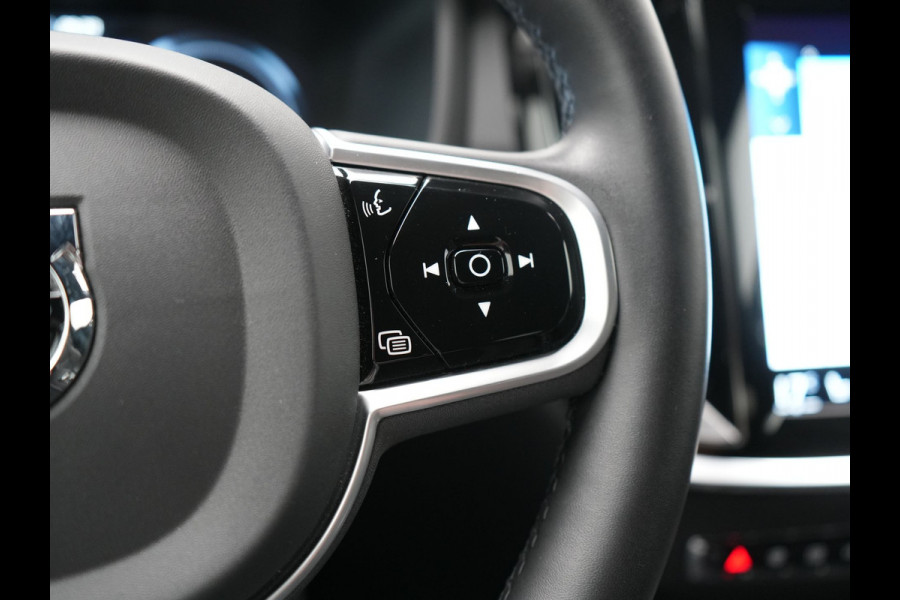 Volvo V60 T6 Recharge AWD R-Design PHEV 340pk Dealer O.H | Trehaak Af Fabriek | Camera | Lederen Sportstoelen Memory & Verwarmd | Cruise Control | Pilot Assist | Apple Carplay | Keyless | Stuurverwarming | Virtual | Navigatie | DAB | 19"L.M | Plug In Hybrid |