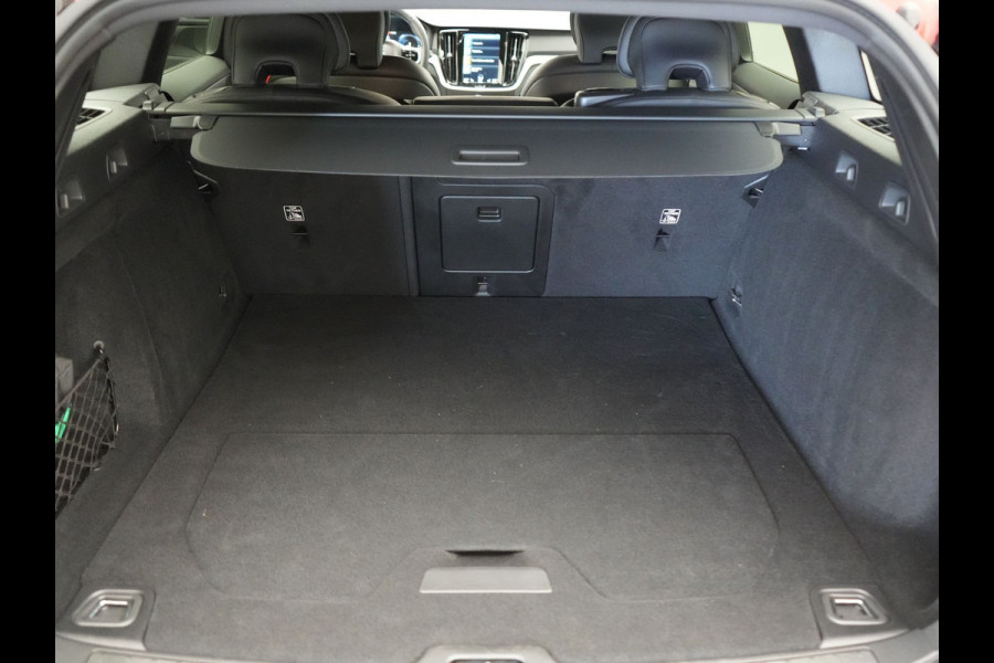 Volvo V60 T6 Recharge AWD R-Design PHEV 340pk Dealer O.H | Trehaak Af Fabriek | Camera | Lederen Sportstoelen Memory & Verwarmd | Cruise Control | Pilot Assist | Apple Carplay | Keyless | Stuurverwarming | Virtual | Navigatie | DAB | 19"L.M | Plug In Hybrid |