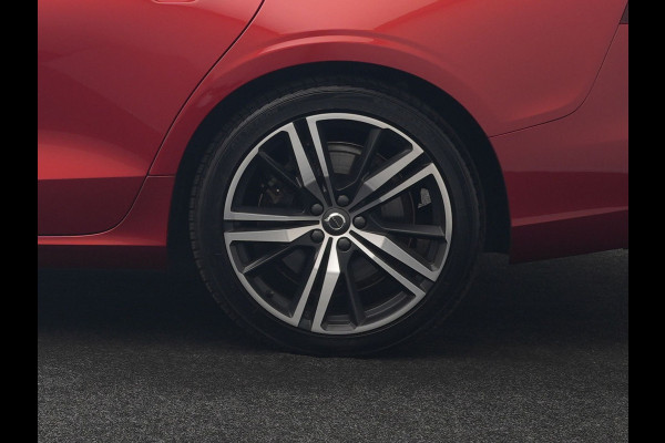 Volvo V60 T6 Recharge AWD R-Design PHEV 340pk Dealer O.H | Trehaak Af Fabriek | Camera | Lederen Sportstoelen Memory & Verwarmd | Cruise Control | Pilot Assist | Apple Carplay | Keyless | Stuurverwarming | Virtual | Navigatie | DAB | 19"L.M | Plug In Hybrid |