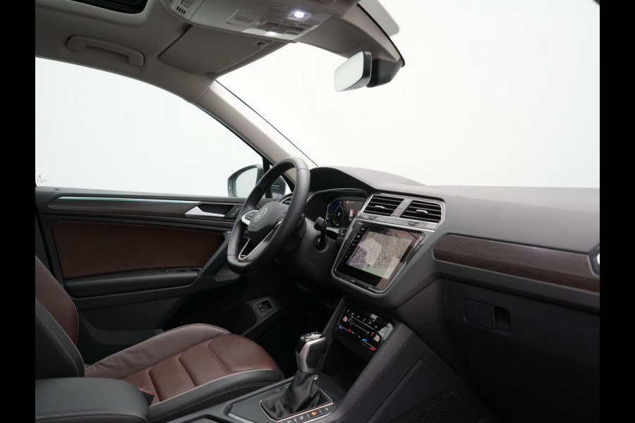 Volkswagen Tiguan 1.4 TSI eHybrid Elegance PHEV 245pk Dealer O.H | Trekhaak Af Fabriek | Panodak | Adaptive Cruise | IQ Light | 360 Camera | Lederen Sportstoelen Memory & Verwarmd | Travel Assist | Apple Carplay | Keyless | Stuurverwarming | BLIS | Virtual | Navigatie | DAB | 18"L.M | Plug In Hybrid |