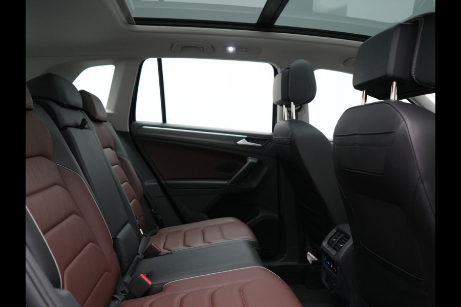 Volkswagen Tiguan 1.4 TSI eHybrid Elegance PHEV 245pk Dealer O.H | Trekhaak Af Fabriek | Panodak | Adaptive Cruise | IQ Light | 360 Camera | Lederen Sportstoelen Memory & Verwarmd | Travel Assist | Apple Carplay | Keyless | Stuurverwarming | BLIS | Virtual | Navigatie | DAB | 18"L.M | Plug In Hybrid |