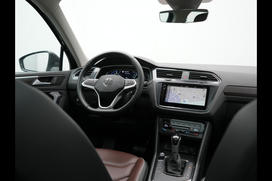 Volkswagen Tiguan 1.4 TSI eHybrid Elegance PHEV 245pk Dealer O.H | Trekhaak Af Fabriek | Panodak | Adaptive Cruise | IQ Light | 360 Camera | Lederen Sportstoelen Memory & Verwarmd | Travel Assist | Apple Carplay | Keyless | Stuurverwarming | BLIS | Virtual | Navigatie | DAB | 18"L.M | Plug In Hybrid |