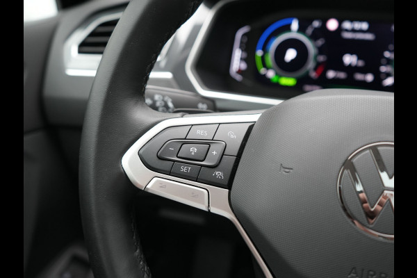 Volkswagen Tiguan 1.4 TSI eHybrid Elegance PHEV 245pk Dealer O.H | Trekhaak Af Fabriek | Panodak | Adaptive Cruise | IQ Light | 360 Camera | Lederen Sportstoelen Memory & Verwarmd | Travel Assist | Apple Carplay | Keyless | Stuurverwarming | BLIS | Virtual | Navigatie | DAB | 18"L.M | Plug In Hybrid |