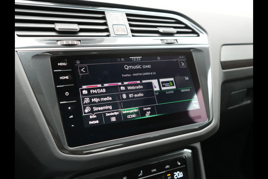 Volkswagen Tiguan 1.4 TSI eHybrid Elegance PHEV 245pk Dealer O.H | Trekhaak Af Fabriek | Panodak | Adaptive Cruise | IQ Light | 360 Camera | Lederen Sportstoelen Memory & Verwarmd | Travel Assist | Apple Carplay | Keyless | Stuurverwarming | BLIS | Virtual | Navigatie | DAB | 18"L.M | Plug In Hybrid |