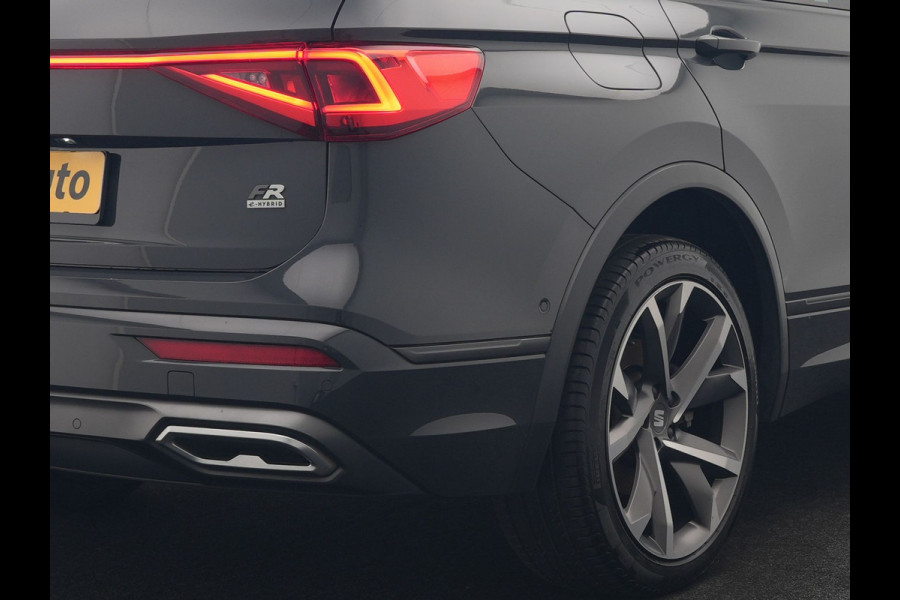 Seat Tarraco 1.4 TSI e-Hybrid FR PHEV 245pk Dealer O.H | Trekhaak Af Fabriek | Adaptive Cruise | 360 Camera | Sportstoelen Memory & Verwarmd | Apple Carplay | Keyless | Stuurverwarming | BLIS | Virtual | Navigatie | DAB | 20"L.M |