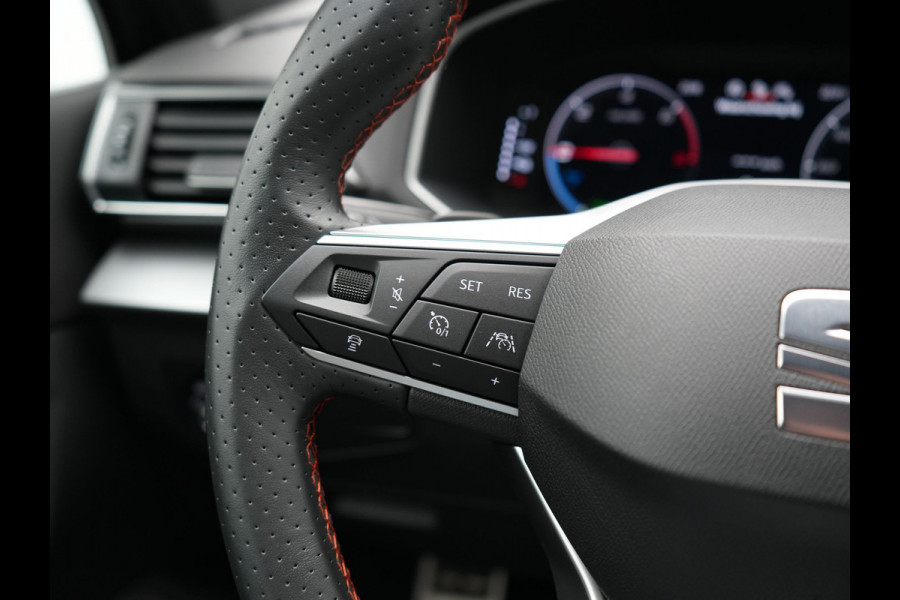 Seat Tarraco 1.4 TSI e-Hybrid FR PHEV 245pk Dealer O.H | Trekhaak Af Fabriek | Adaptive Cruise | 360 Camera | Sportstoelen Memory & Verwarmd | Apple Carplay | Keyless | Stuurverwarming | BLIS | Virtual | Navigatie | DAB | 20"L.M |