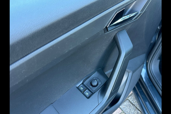 Seat Ibiza 1.0 TSI Style Business Intense CAMERA|PDC|APPLE CARPLAY|NAVI