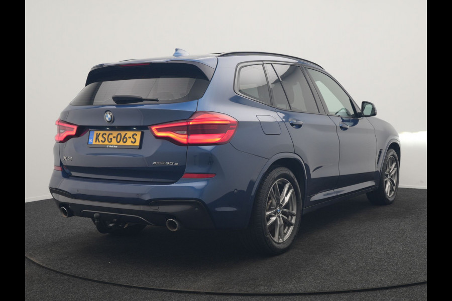 BMW X3 xDrive30e M Sport PHEV 293pk | Trekhaak Afn. | Panodak | Head Up | Camera | Lederen Sportstoelen Memory & Verwarmd | Adaptive LED | Sfeerverlichting | Blis | Keyless | Navigatie | 19"L.M | Plug In Hybrid |