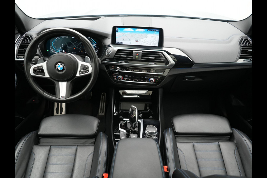 BMW X3 xDrive30e M Sport PHEV 293pk | Trekhaak Afn. | Panodak | Head Up | Camera | Lederen Sportstoelen Memory & Verwarmd | Adaptive LED | Sfeerverlichting | Blis | Keyless | Navigatie | 19"L.M | Plug In Hybrid |
