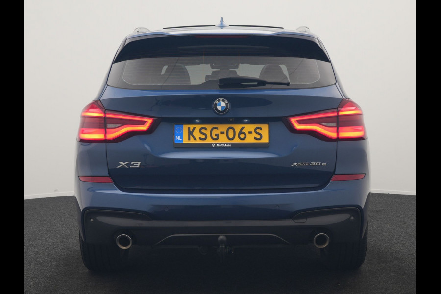 BMW X3 xDrive30e M Sport PHEV 293pk | Trekhaak Afn. | Panodak | Head Up | Camera | Lederen Sportstoelen Memory & Verwarmd | Adaptive LED | Sfeerverlichting | Blis | Keyless | Navigatie | 19"L.M | Plug In Hybrid |