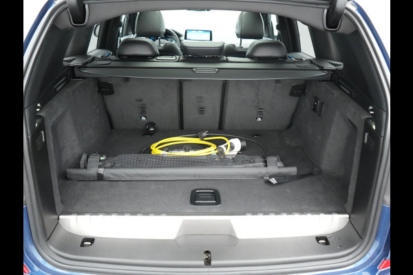 BMW X3 xDrive30e M Sport PHEV 293pk | Trekhaak Afn. | Panodak | Head Up | Camera | Lederen Sportstoelen Memory & Verwarmd | Adaptive LED | Sfeerverlichting | Blis | Keyless | Navigatie | 19"L.M | Plug In Hybrid |