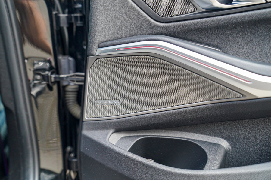 BMW 3-serie M340i xDrive High Executive Edition | Harman Kardon | HuD | Schuif/kanteldak | 360 cam | Adaptieve Cruise | 374 PK