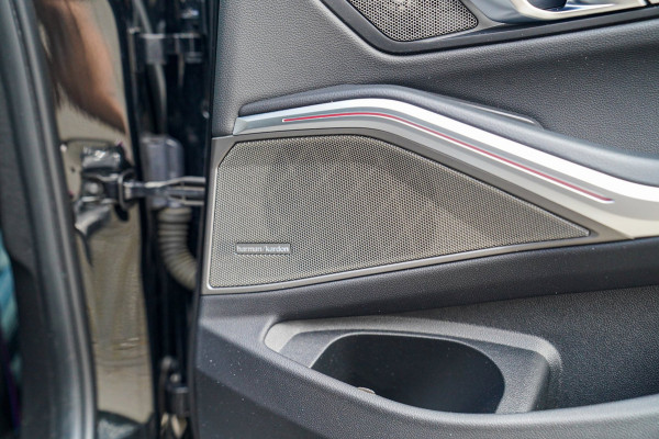 BMW 3-serie M340i xDrive High Executive Edition | Harman Kardon | HuD | Schuif/kanteldak | 360 cam | Adaptieve Cruise | 374 PK