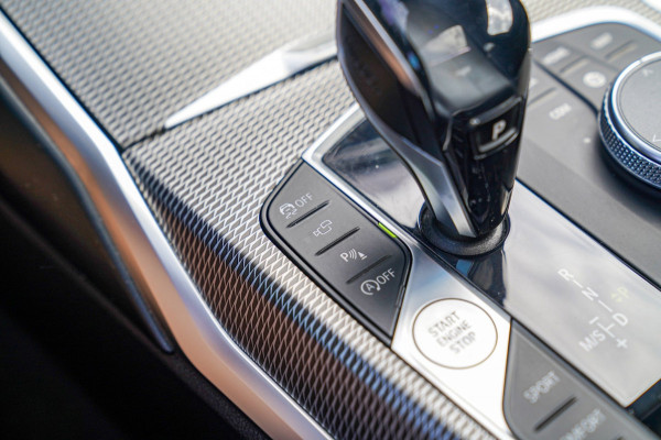 BMW 3-serie M340i xDrive High Executive Edition | Harman Kardon | HuD | Schuif/kanteldak | 360 cam | Adaptieve Cruise | 374 PK