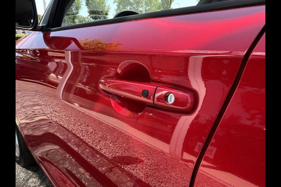 Suzuki Swift 1.2 Smart Hybrid Select CVT Automaat | In meerdere kleuren uit voorraad leverbaar | Adapt. Cruise | Camera | Stoelverwarming | 16'' | Dodehoek | Carplay/Android Auto | Smart Entry |
