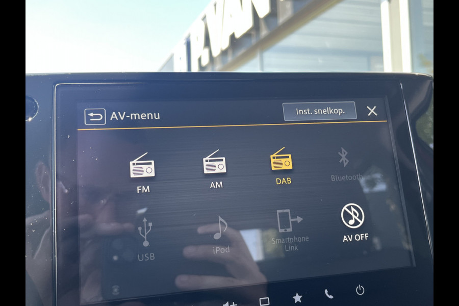 Suzuki Swift 1.2 Smart Hybrid Select CVT Automaat | In meerdere kleuren uit voorraad leverbaar | Adapt. Cruise | Camera | Stoelverwarming | 16'' | Dodehoek | Carplay/Android Auto | Smart Entry |
