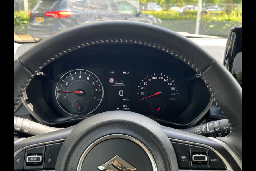 Suzuki Swift 1.2 Smart Hybrid Select CVT Automaat | In meerdere kleuren uit voorraad leverbaar | Adapt. Cruise | Camera | Stoelverwarming | 16'' | Dodehoek | Carplay/Android Auto | Smart Entry |