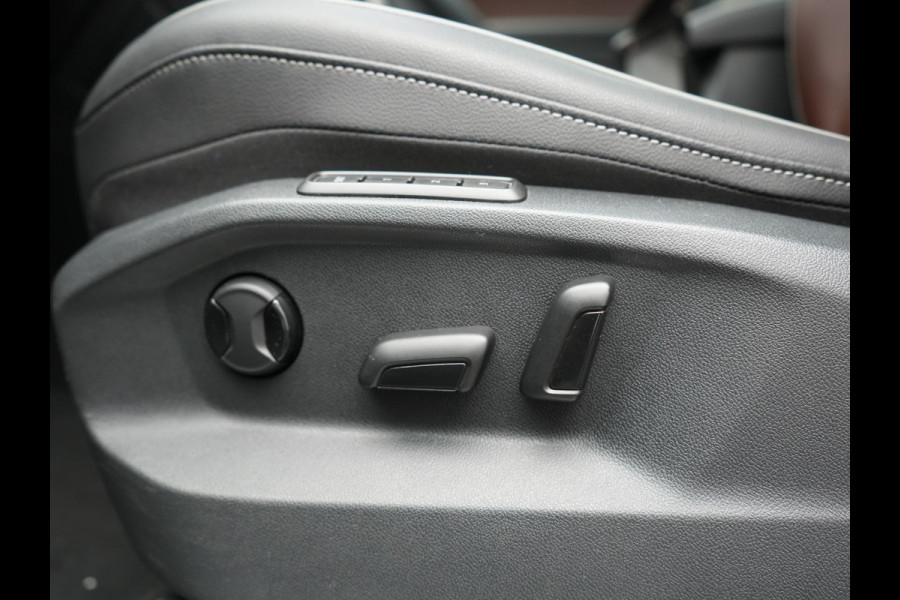 Volkswagen Tiguan 1.4 TSI eHybrid Elegance PHEV 245pk Dealer O.H | Trekhaak Af Fabriek | Panodak | Adaptive Cruise | IQ Light | 360 Camera | Lederen Sportstoelen Memory & Verwarmd | Travel Assist | Apple Carplay | Keyless | Stuurverwarming | BLIS | Virtual | Navigatie | DAB | 18"L.M | Plug In Hybrid |