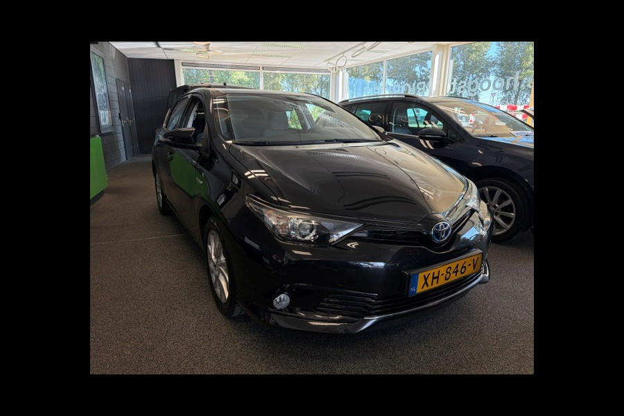 Toyota Auris 1.8 Hybrid Business Plus / 90dkm NAP / Navi / Cruise / Fietsenhaak / Climate Control