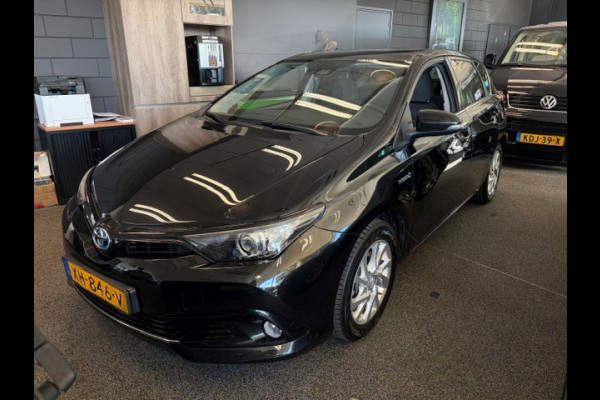 Toyota Auris 1.8 Hybrid Business Plus / 90dkm NAP / Navi / Cruise / Fietsenhaak / Climate Control