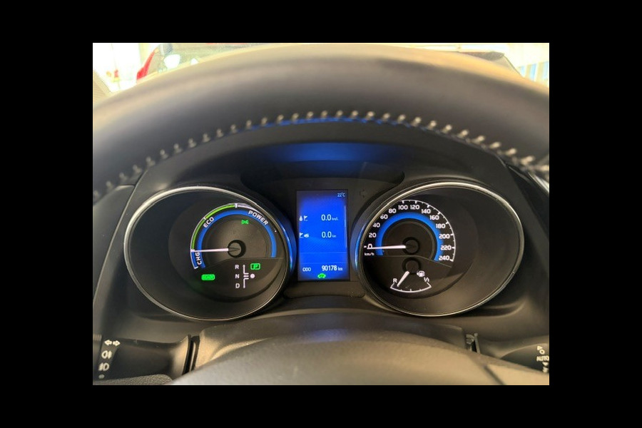 Toyota Auris 1.8 Hybrid Business Plus / 90dkm NAP / Navi / Cruise / Fietsenhaak / Climate Control