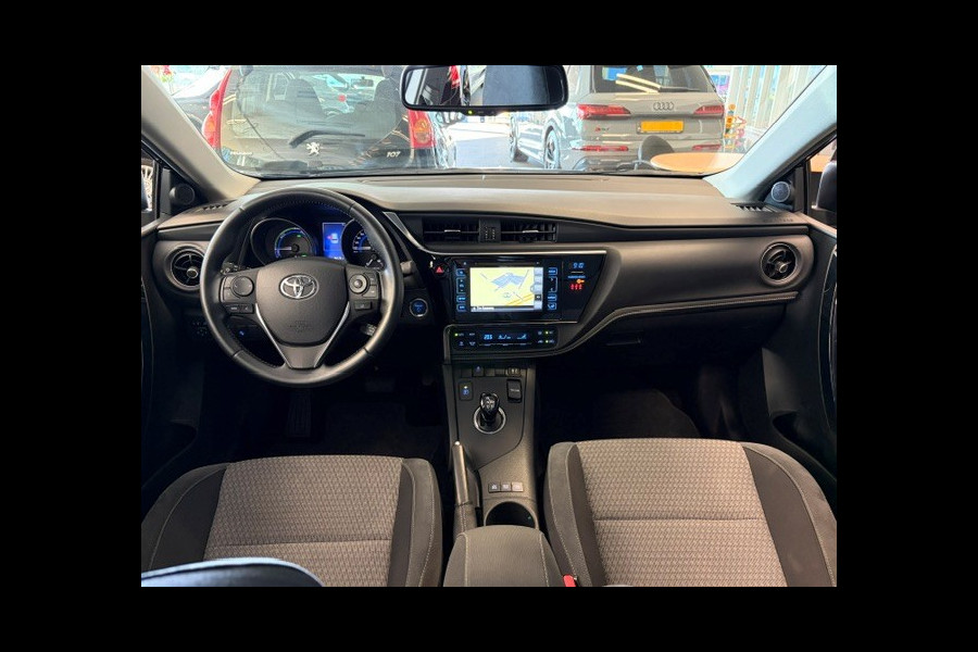 Toyota Auris 1.8 Hybrid Business Plus / 90dkm NAP / Navi / Cruise / Fietsenhaak / Climate Control