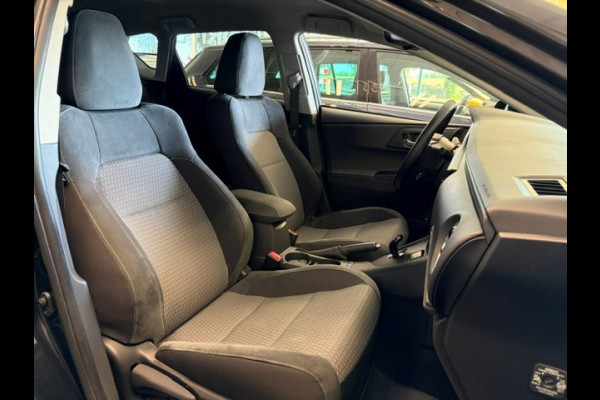 Toyota Auris 1.8 Hybrid Business Plus / 90dkm NAP / Navi / Cruise / Fietsenhaak / Climate Control
